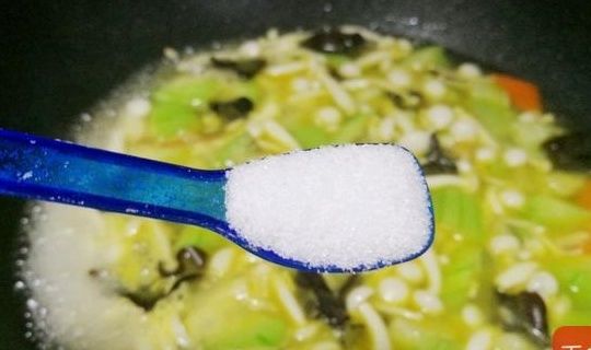 绿豆|小暑过后该吃它了!维C含量是绿豆的3倍,10秒做出一盘减脂菜