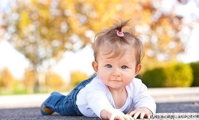 金花生|“最憨厚爸爸”火了,扛着“桃枝”来接宝宝,网友:这是亲爹