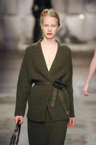 天气一暖,最想穿的还是“奶奶衫”!