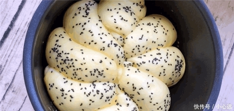 面食达人|电饭锅做早餐面包的配方, 比蒸馒头还香甜, 学会可以做给家人吃