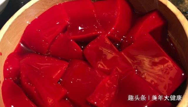 调经排毒|女人月经量越来越少平时放开肚子吃4物，调经排毒，子宫更干净