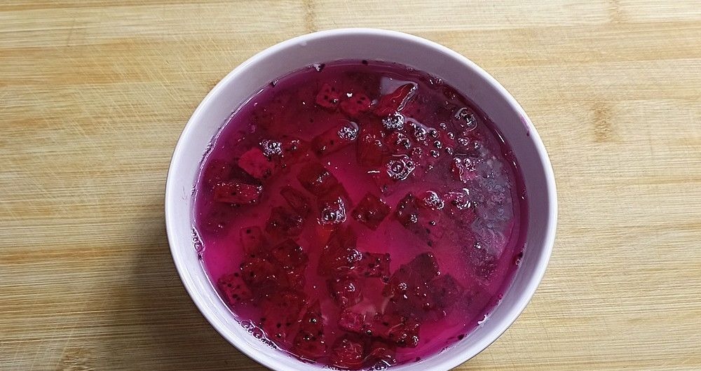 教你在家做水果果冻,Q弹爽滑好吃,而且做法非常简单,孩子喜欢