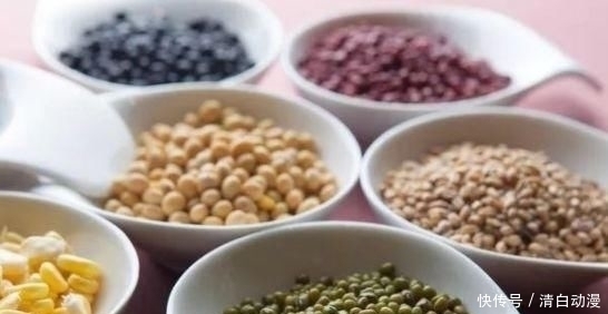 鲫鱼最爱的饵料不在渔具店,而在菜市场,这3样东西混合就可以