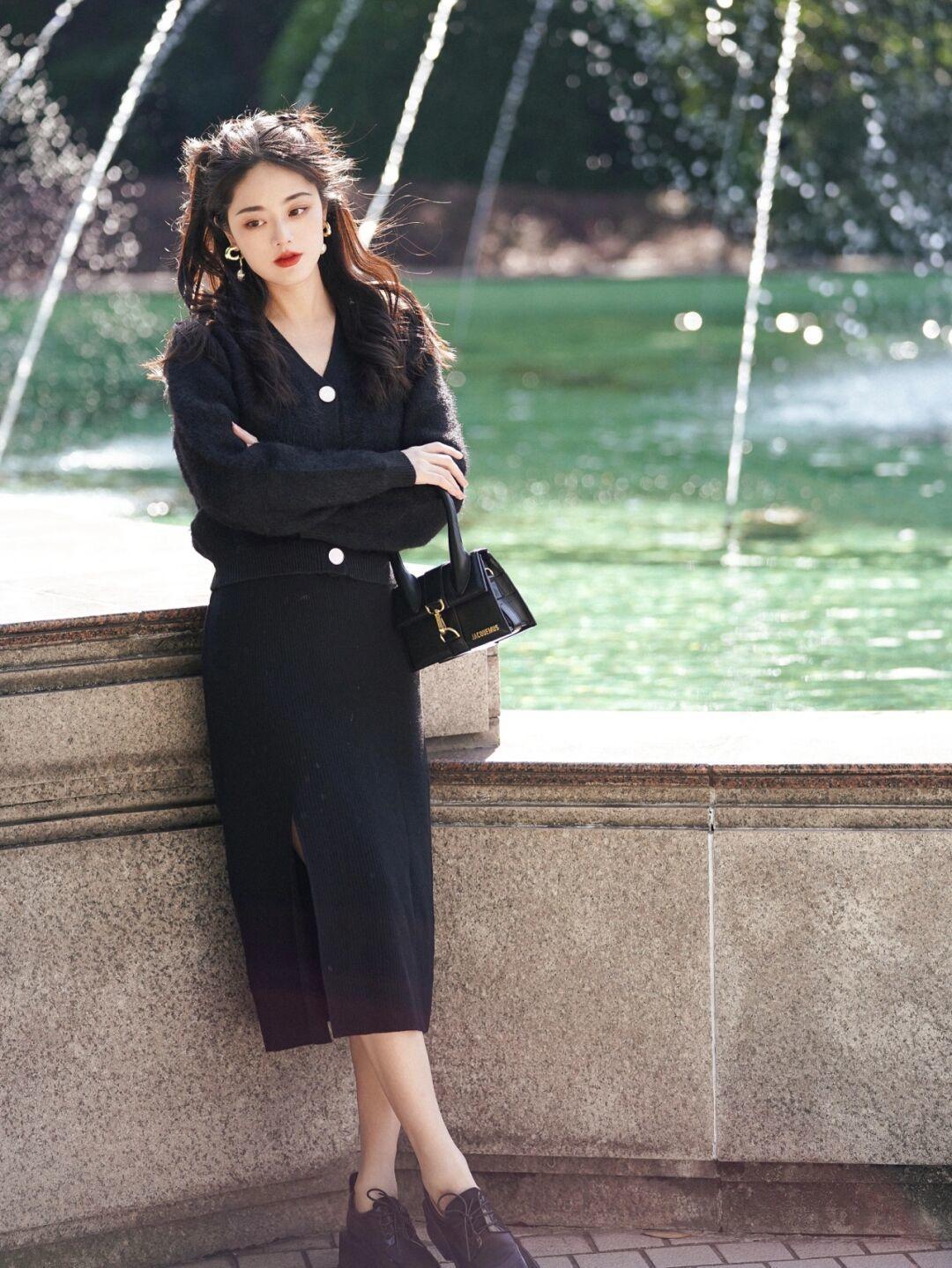 黑色|不会穿没关系,这4组“针织套装”的搭配经验分享给你,太优雅了