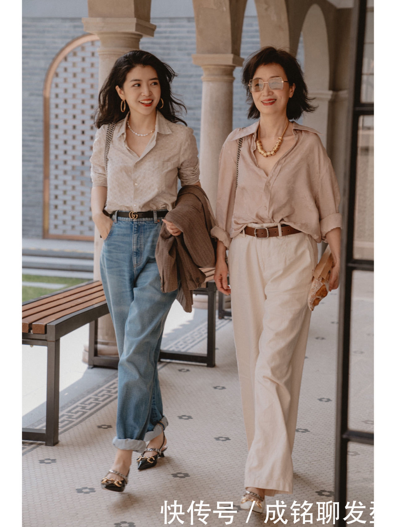 60岁的女性不要总穿小黑裤,直筒裤+平底鞋,优雅气质不输年轻人