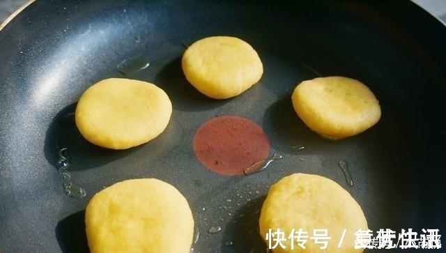 面粉别再蒸馒头了, 和面不放一滴水, 比馒头好吃百倍