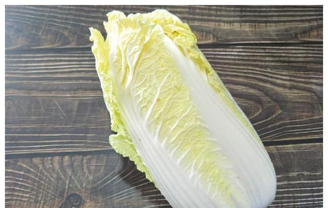 买白菜时，选择紧实的还是松散的？教你3招，选出好吃白菜