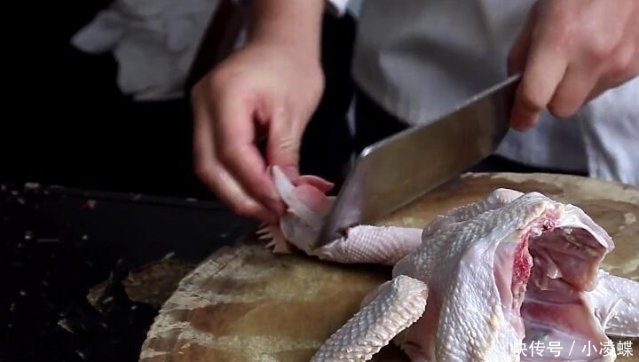 鲜嫩|炖鸡肉时,不要直接加水炖,多加这一步,鸡肉鲜嫩,还不腥