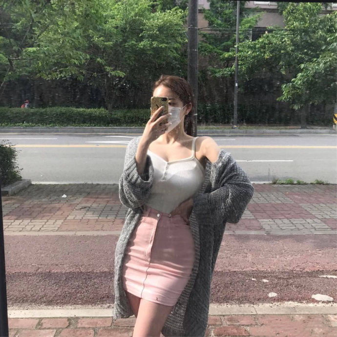 凹凸|街拍:清纯无暇的美女,凹凸曼妙,青春活力很活泼!