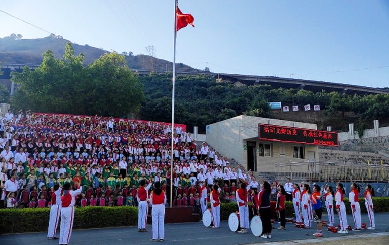 学习动态丨总发中心校：忆峥嵘岁月 续红色血脉