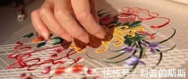 arun@比冷军还写实,独创缝纫机画画,一幅画画3年,耗费283万米线