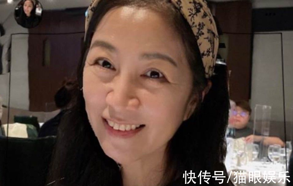 断食|56岁女星断食3天瘦6斤，还坚持每天跑8公里，瘦到手上青筋凸起