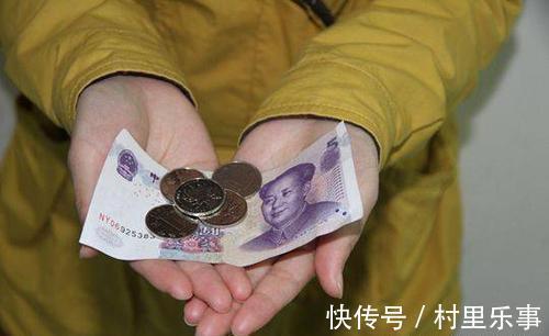 存钱罐|妈妈每天给孩子5元零花钱,2个月后存钱罐竟有5万元,令宝妈不解