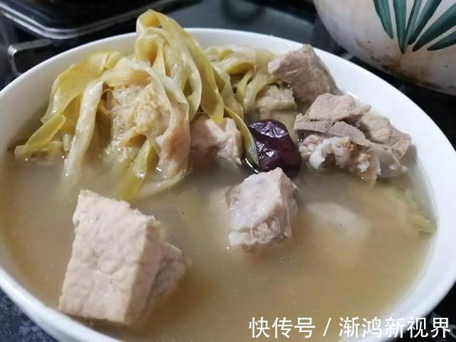 多汁|育火龙果热潮又来了，盆越浅，水越少，长越快，开花结果越多！