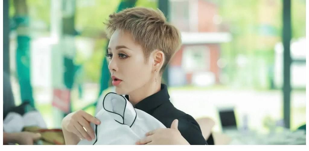 《中餐厅5》“炒作”大于炒菜，嘉宾相处太尴尬，收视悬了？