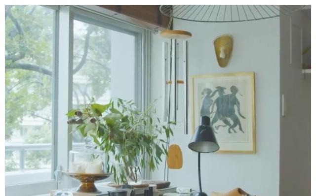 装饰|日本空间设计师的家:墙壁装饰才是主角,绝不浪费大白墙的空间