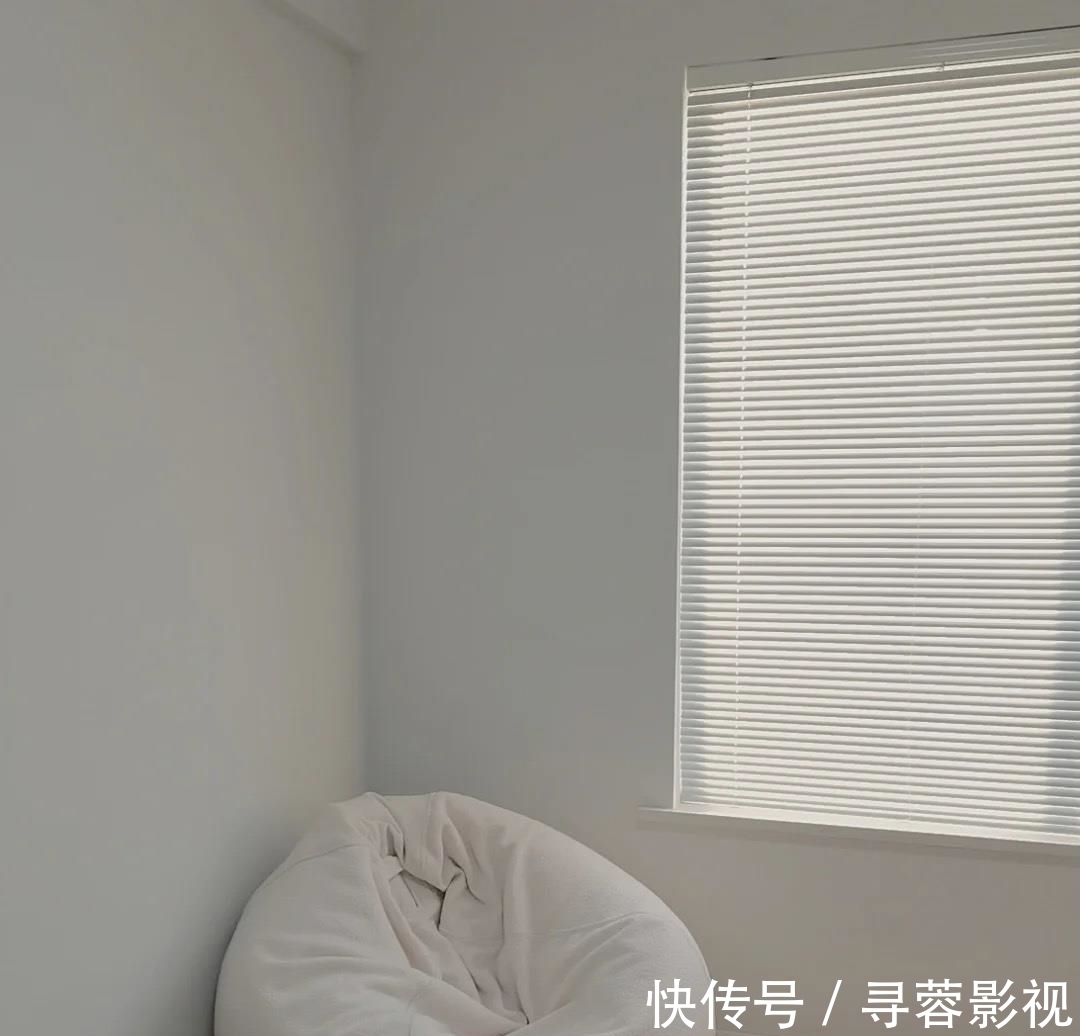 洗手柜|看到她家装修后,我确定:“穷装”也能装出温暖而治愈人心的家