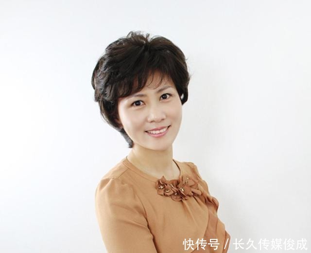 适合60岁-70岁老人短发型，简单利落显气质，更有减龄感