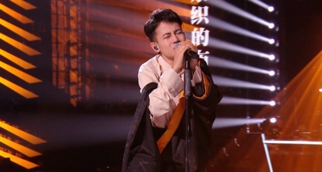 他是那英至爱选手，未能进入好声音11强，成也廖昌永败也廖昌永