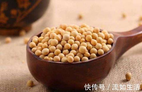 油腻食物|这几种食物容易影响睡眠,晚餐最好不要吃