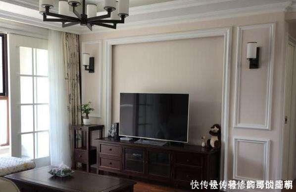 实用|越来越多有钱人家里不装电视墙，这样装更省钱实用，太聪明了