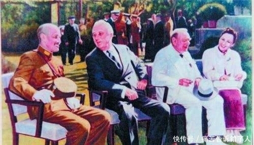 坐在|二战英美苏三巨头合影，为啥罗斯福总坐在中间？说出来你可能不信