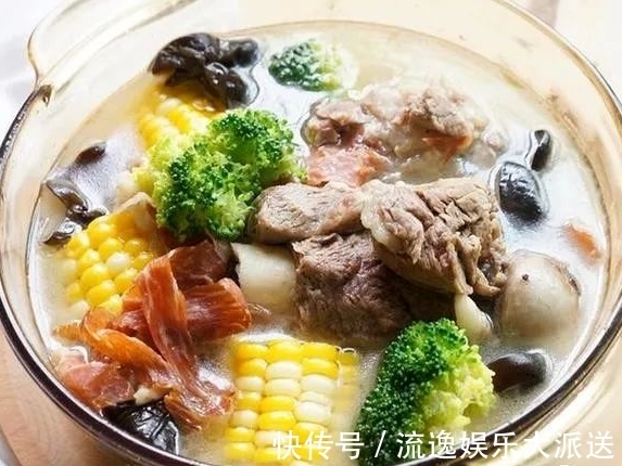 黑木耳|四菜两汤，肉质酥嫩，汤汁醇厚，营养美味又滋补，常吃益智强体质