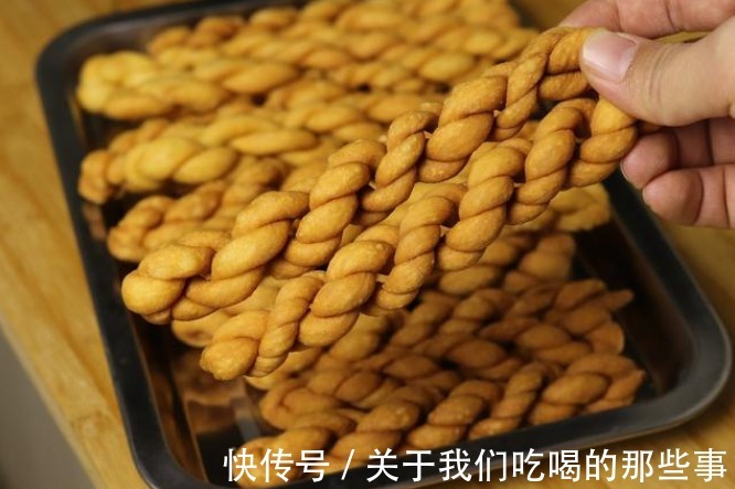 更香|酥脆咸香的炸麻花,简单3步就能做,牢记2个技巧,比买的更香更脆