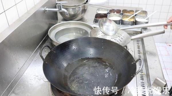 厨师长|饭店的凉拌紫甘蓝为啥好吃，看了厨师长的操作，自己做零失败