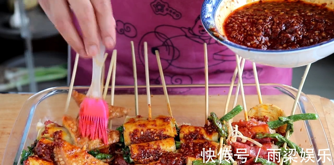 想吃炸串不用去外面吃了，方法教你在家简单做，香辣过瘾又解馋
