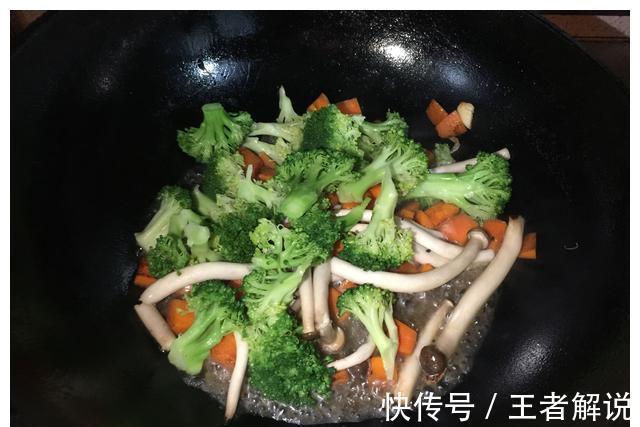 蔬菜汤|想做出那种让产妇喝完还想喝的汤?得记住这几个技巧,营养又鲜美