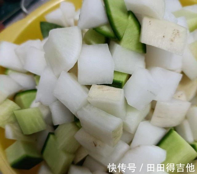 韩式泡萝卜，下饭必备小菜，酸甜咸辣！