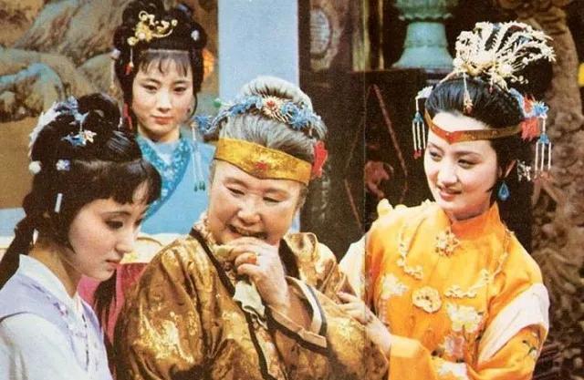 宝玉@贾母临死前为何大喊黛玉?这三大原因让人泪目