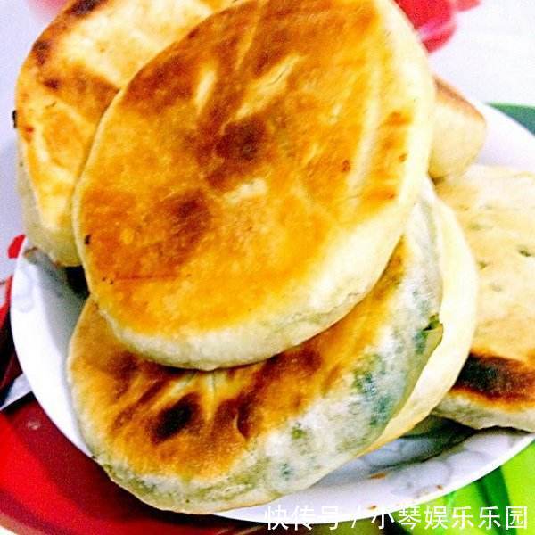 做法|韭菜饼新做法!不揉面不发面,两手一拍,锅里一煎,一周吃了5次