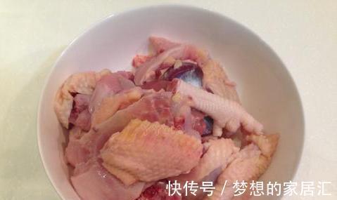 墨鱼炖鸡什么时候放盐?多数人做错,难怪汤淡无味