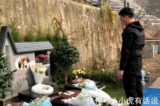 任生|林生斌带娃出门,真的另外有孩子了?“完美男人”露出了真面目!