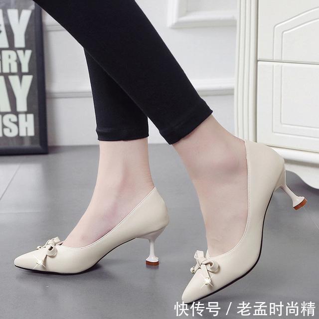 优雅的体现从一双细高跟鞋开始,看着都让人心动不已,穿出女人味