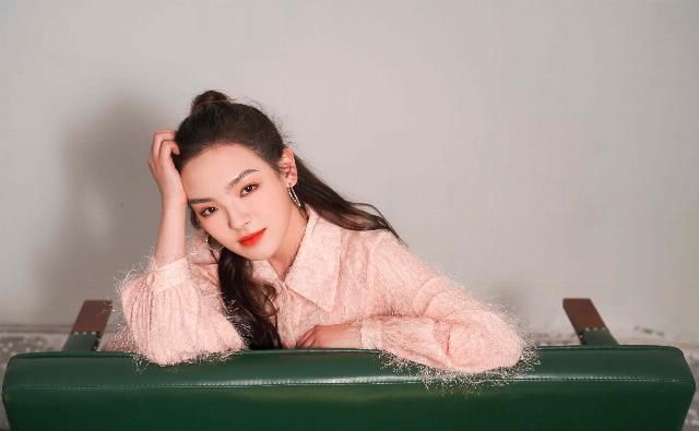 爱新觉罗媚首张创作EP《Mei》上线优美旋律演绎青春故事