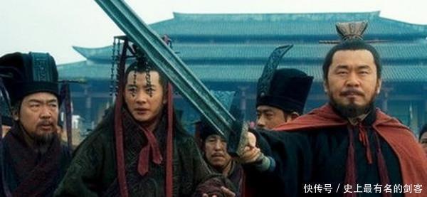 董卓|历史上汉献帝真的十分软弱他曾一开口让曹操汗流浃背！