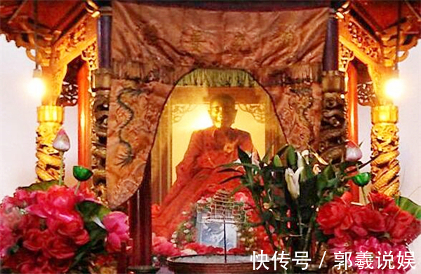 仁义师太&全世界唯一一尊肉身菩萨她曾是富家小姐,还是中国志愿军军医