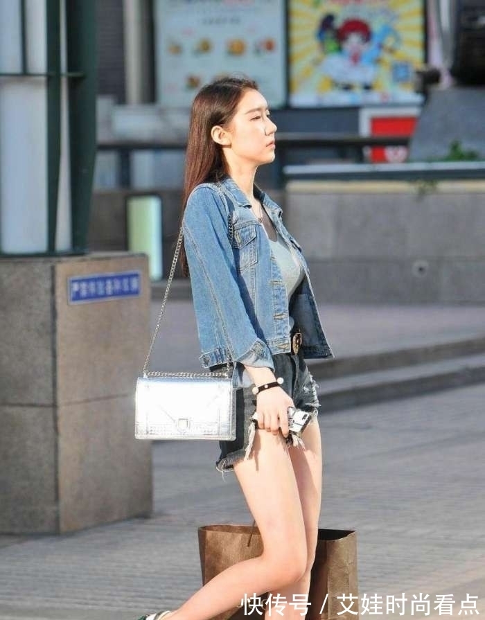 百搭 简约个性的牛仔短裤,时尚又百搭,对身材没任何挑剔!