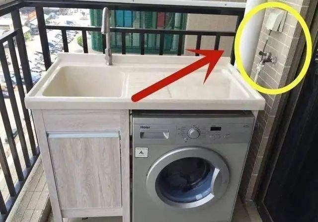 床头|家中这10个地方一定要装插座,聪明人一般会全装,你家有几个?