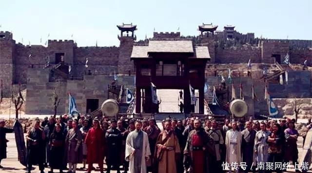 招安|水浒传:若梁山好汉不接受招安,是否能够推翻朝廷?答案很简单