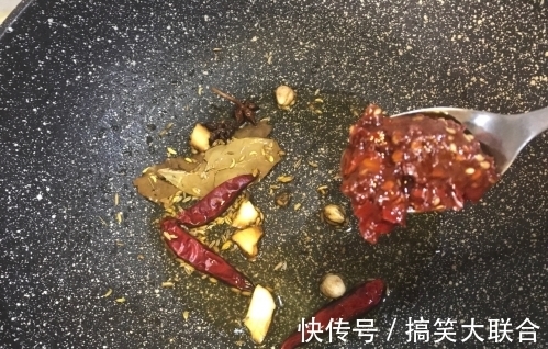 腥味|扒皮鱼这样做最好吃,跟着大厨学习准没错,鲜香肉嫩