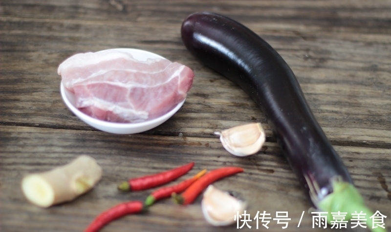 创意|茄子吃了几十年，还是如此做最香！形似“一条龙”，创意好吃油少
