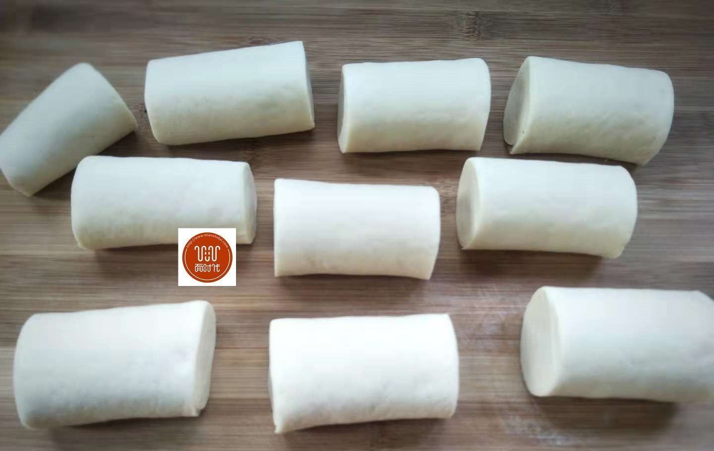 蒸馒头不用提前发面了,只需10分钟,不回缩不塌陷,方便还快捷!