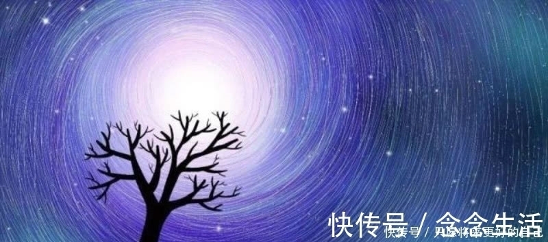 微雨夜行@白居易在夜里赶路,突然下起了雨,信手拈来成就一首咏雨名篇!