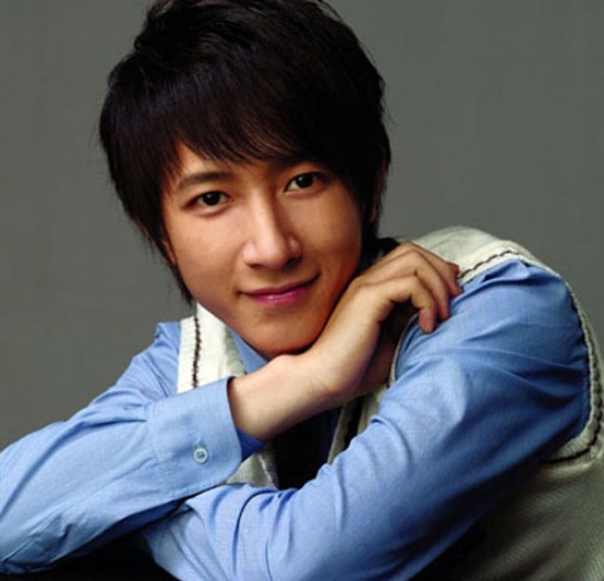 超级偶像|火锅宴上的一个细节,张艺兴的表现,撕开娱乐圈多少虚伪的遮羞布