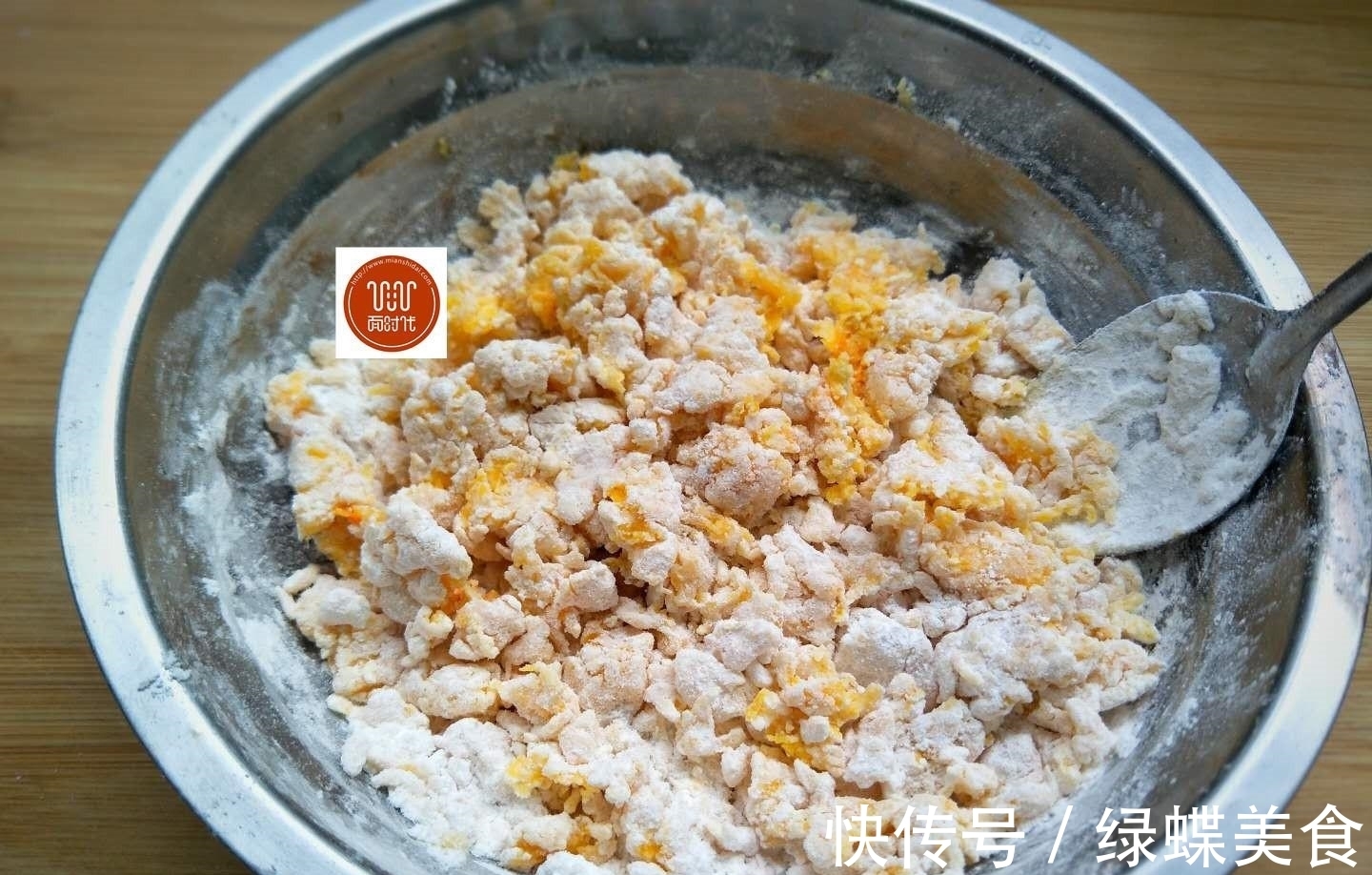 丸子|南瓜不要煮粥喝了,教你个新吃法,做出来比鸡米花都好吃!