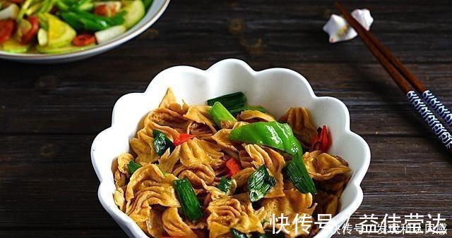 午餐|午餐，这几道菜端上桌，来蹭饭的同事，嫌弃没硬菜，不懂吃真可惜